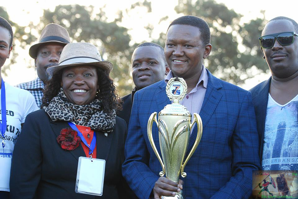 Masaku 7s 2015 off the pitch.